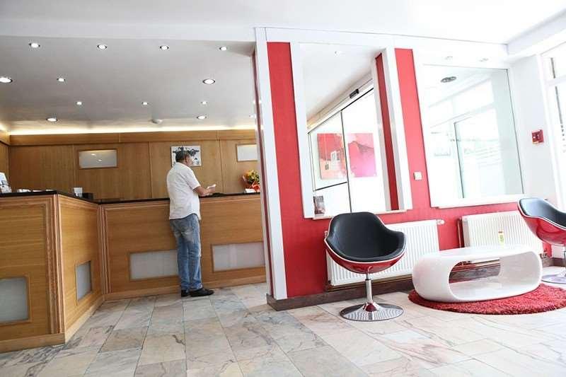 Hotel De France Saint-Gilles Interior photo