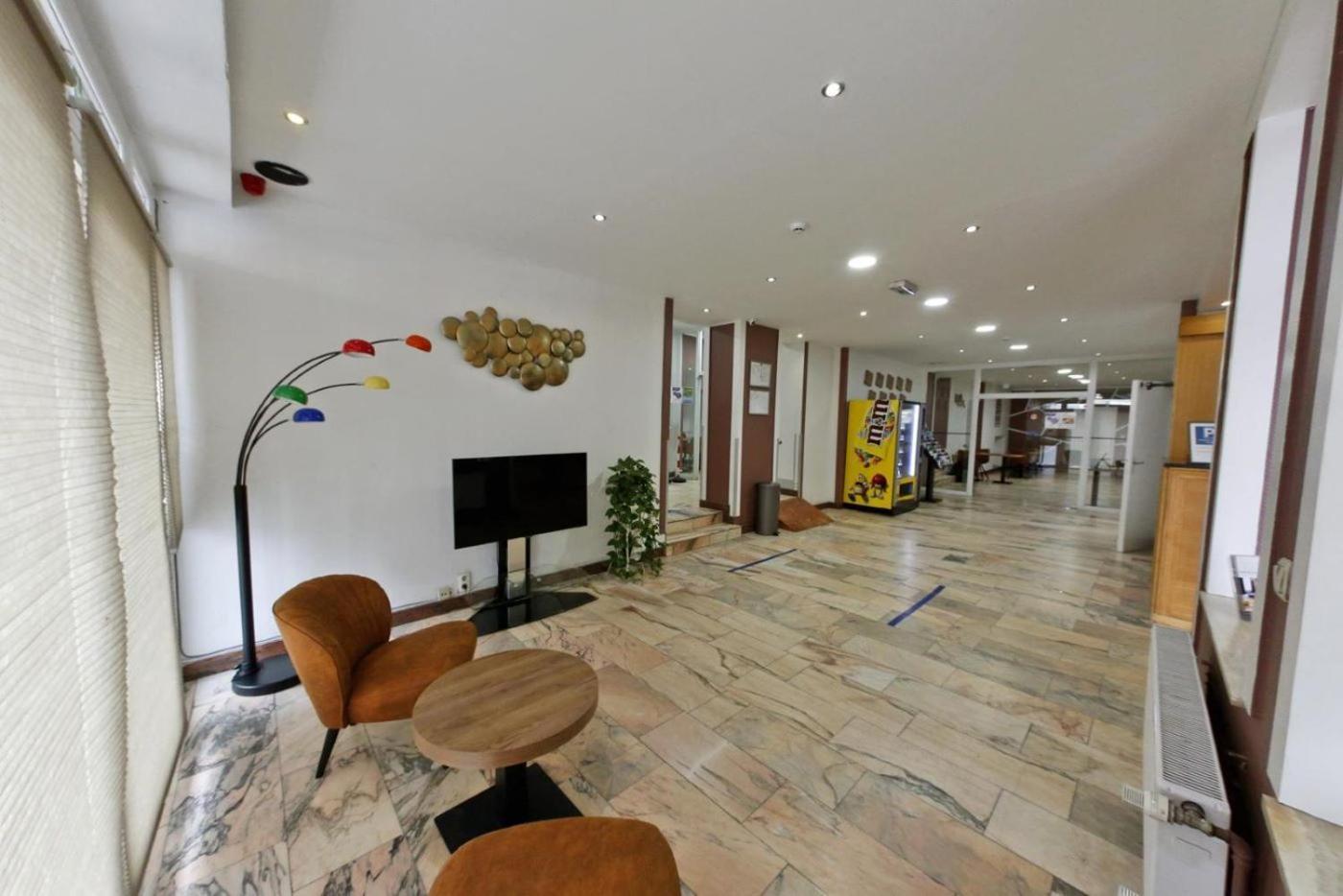 Hotel De France Saint-Gilles Exterior photo